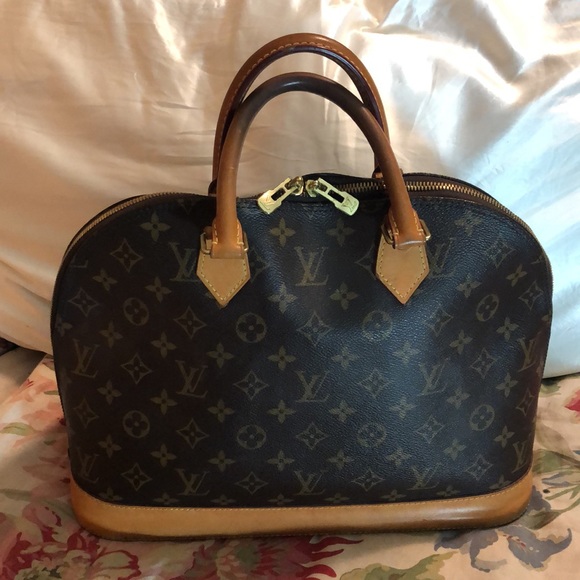 LOUIS VUITTON Alma MM Messenger Top Handle Bag Logo $1810 Authentic Receipt - Picture 2 of 16